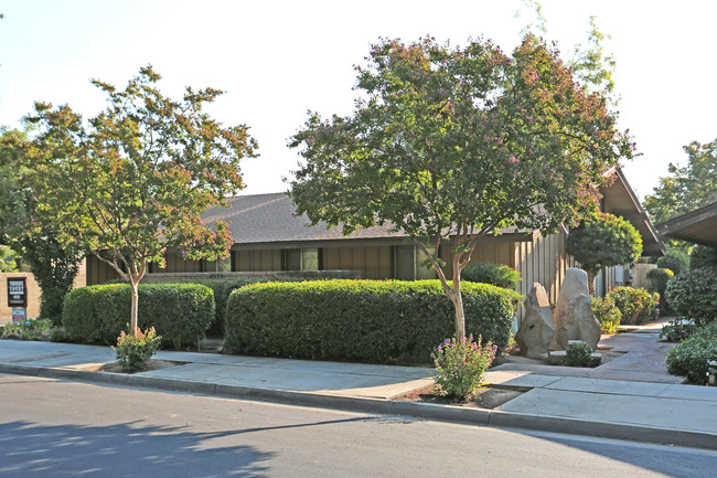 Thorne Court in Fresno, CA - Building Photo - Building Photo