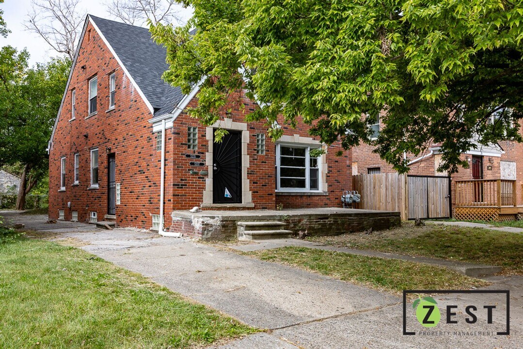 5235 Chatsworth St-Unit -5235 Lower in Detroit, MI - Building Photo