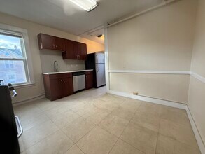 27 Housatonic St, Unit 1 in Lenox, MA - Building Photo - Building Photo