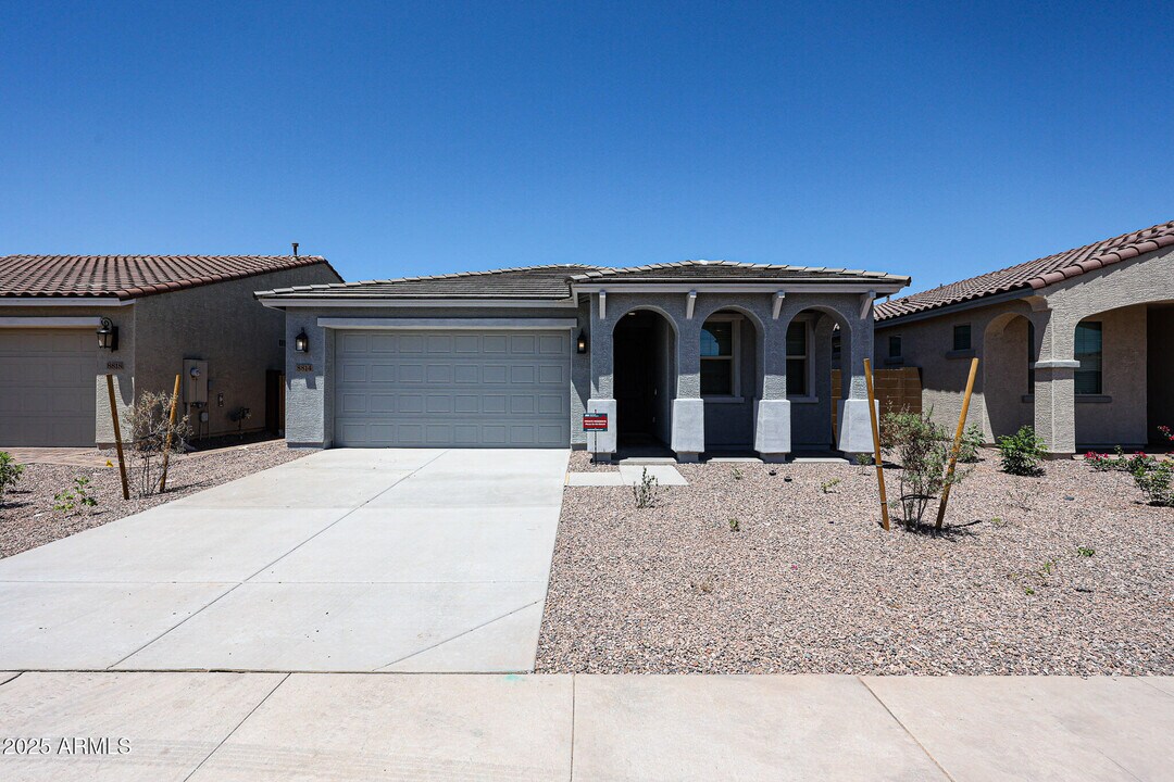 8814 W Pasadena Ave in Glendale, AZ - Building Photo