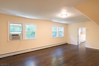 285 Orchard Terrace in Bogota, NJ - Foto de edificio - Building Photo