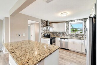 7611 Spirea Dr in New Port Richey, FL - Building Photo - Building Photo