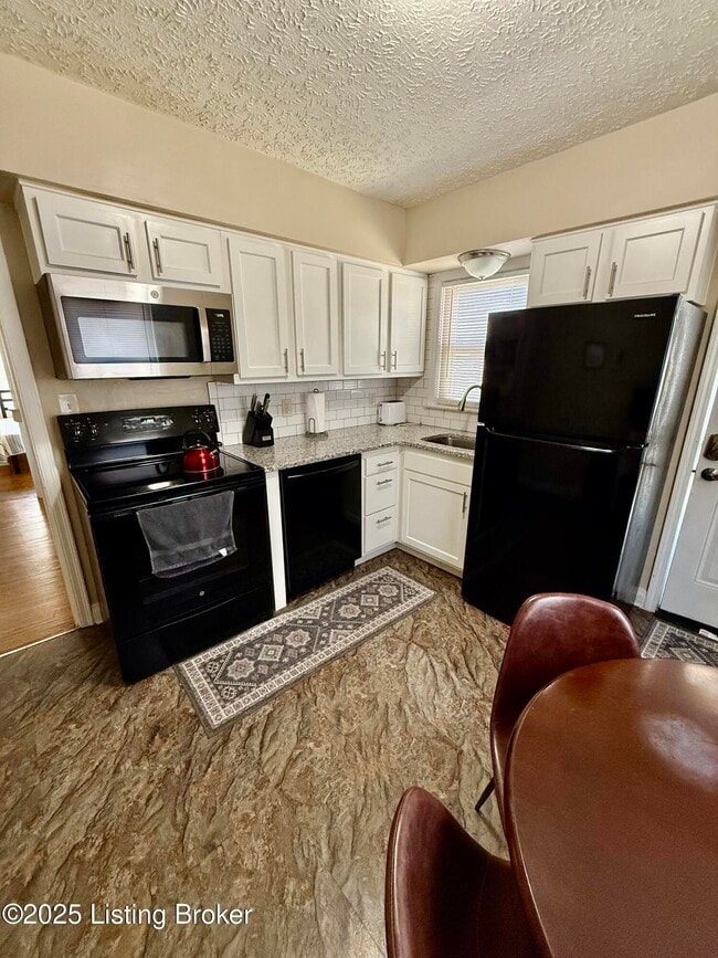 2402 Bradley Ave in Louisville, KY - Building Photo - Building Photo