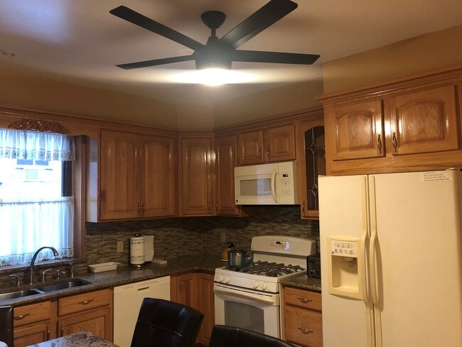 1459 Arnow Ave, Unit #1 in Bronx, NY - Building Photo - Building Photo