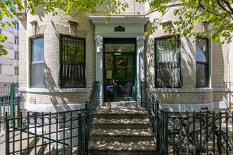 305 Eldert St in Brooklyn, NY - Building Photo - Building Photo