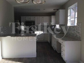 5800 Old Meadow Rd in Charlotte, NC - Building Photo - Building Photo