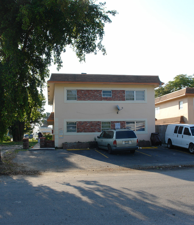 2442 S 42nd Ave in Fort Lauderdale, FL - Building Photo