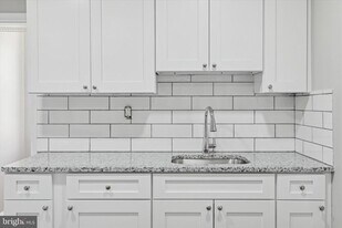 326 E Airy St in Norristown, PA - Building Photo