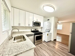 Arbors of East Atlanta in Atlanta, GA - Building Photo - Building Photo