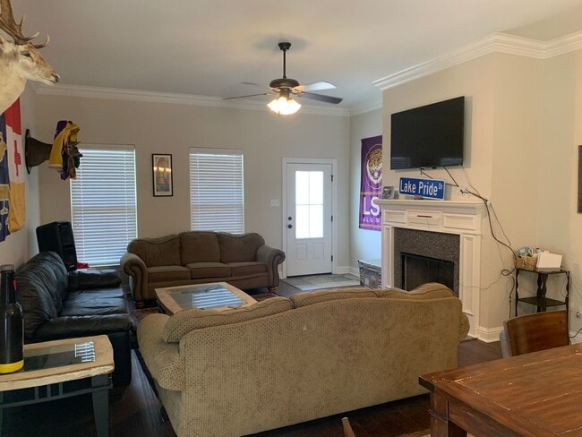 368 Lake Breeze Dr in Baton Rouge, LA - Building Photo - Building Photo