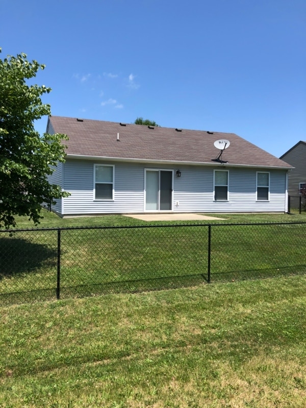137 Broadmoor Bend in Pittsboro, IN - Building Photo - Building Photo