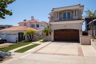 711 N Paulina Ave in Redondo Beach, CA - Building Photo - Building Photo