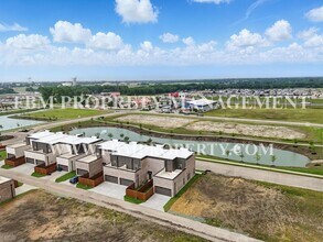 2100 Layla Dr in Waxahachie, TX - Building Photo - Building Photo