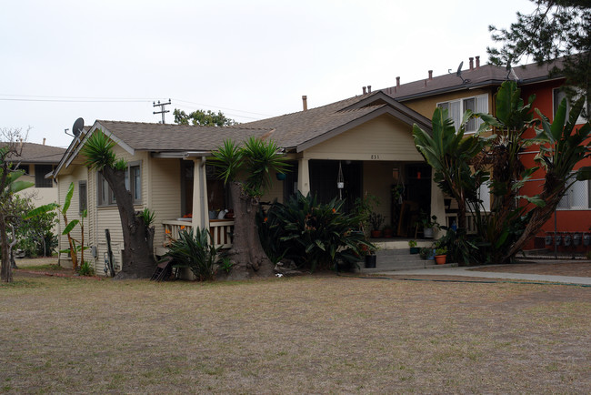 831 Centinela Ave in Inglewood, CA - Building Photo - Building Photo