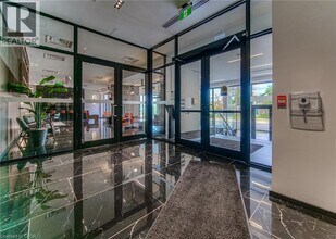 181 King St S in Waterloo, ON - Building Photo - Building Photo