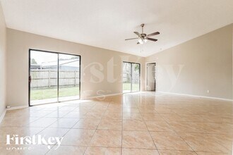 6802 Rosemary Dr in Tampa, FL - Foto de edificio - Building Photo