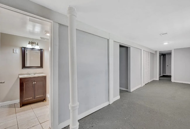 11725 S Wentworth Ave in Chicago, IL - Building Photo - Building Photo