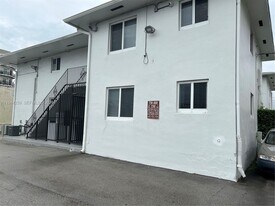 35 SW 21st Ave in Miami, FL - Building Photo