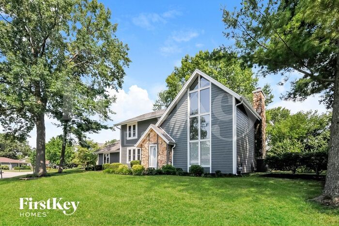 28 Guyenne Dr in Lake St. Louis, MO - Foto de edificio