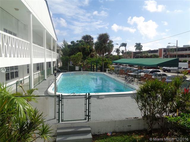 1451 NE 170th St, Unit 104A in North Miami Beach, FL - Building Photo
