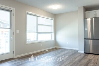 17223-1729A 9A Ave SW in Edmonton, AB - Building Photo - Building Photo