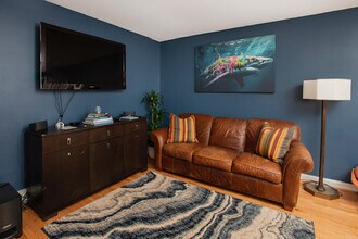 57 Dogwood Ln in Beacon, NY - Foto de edificio - Building Photo