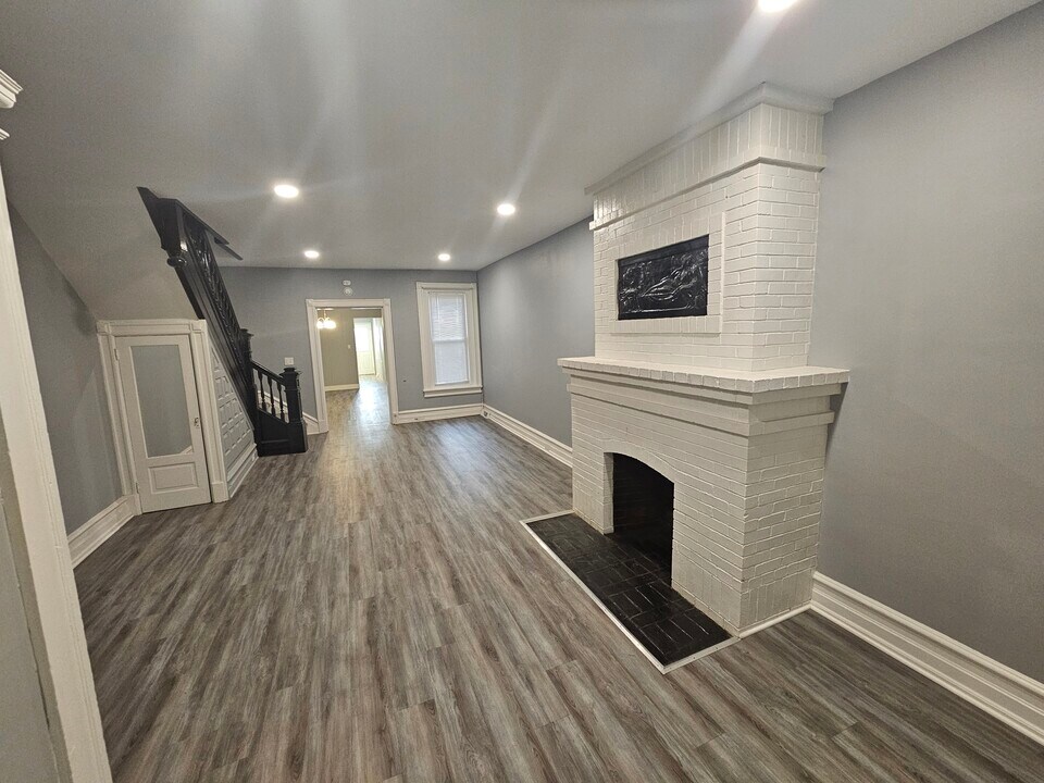 1650 Mineral Spring Rd in Reading, PA - Building Photo