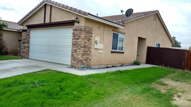 1331 Saboba Ct in Imperial, CA - Building Photo - Building Photo