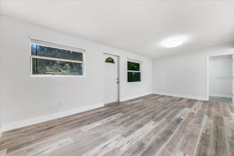 2110 Alemanda Dr in Clearwater, FL - Building Photo - Building Photo