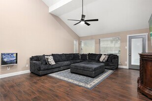 1917 Endeavor Ct in Seabrook, TX - Building Photo