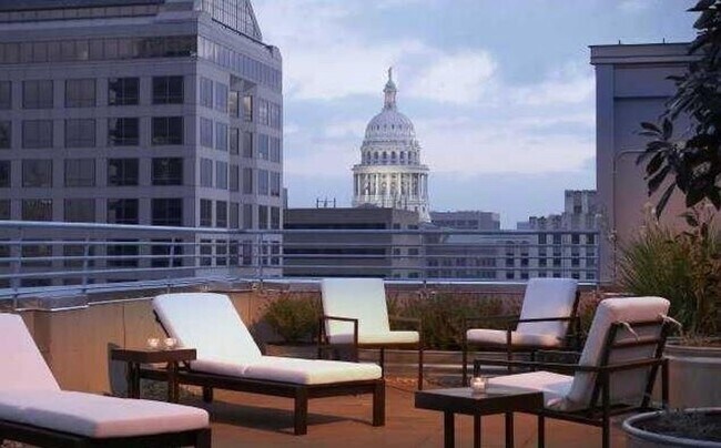 800 Brazos St in Austin, TX - Building Photo - Building Photo