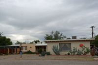 4702 E 4th St in Tucson, AZ - Foto de edificio - Building Photo