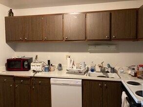 1315 E Elmdale Ct in Shorewood, WI - Building Photo - Building Photo