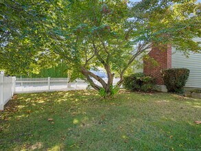 3 Hirsch Rd in Stamford, CT - Building Photo - Building Photo