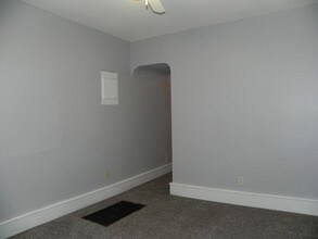 514 W Walnut St in Independence, MO - Building Photo - Building Photo