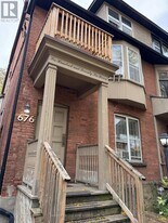 676 Huron St in Toronto, ON - Building Photo