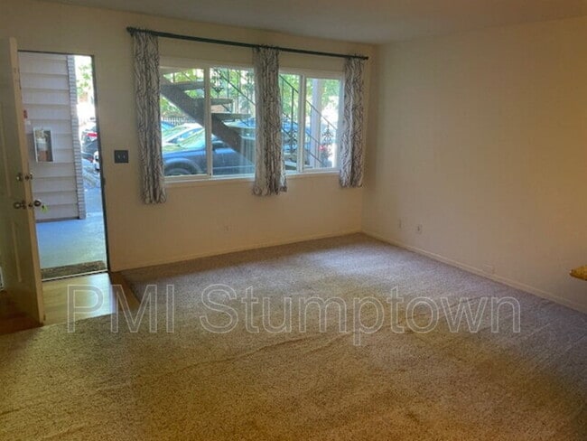 2028 NE Clackamas St in Portland, OR - Building Photo - Building Photo