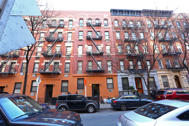 328 E 93rd St in New York, NY - Building Photo - Building Photo