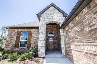 5917 Grandby Rd in Edmond, OK - Building Photo - Building Photo