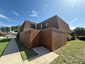 3900 SE County Line Rd, Unit 4253 Big Ben in Jupiter, FL - Building Photo