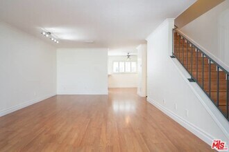 5215 Sepulveda Blvd-Unit -22C in Culver City, CA - Building Photo - Building Photo