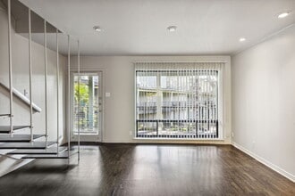 Le Parc in Dallas, TX - Foto de edificio - Building Photo