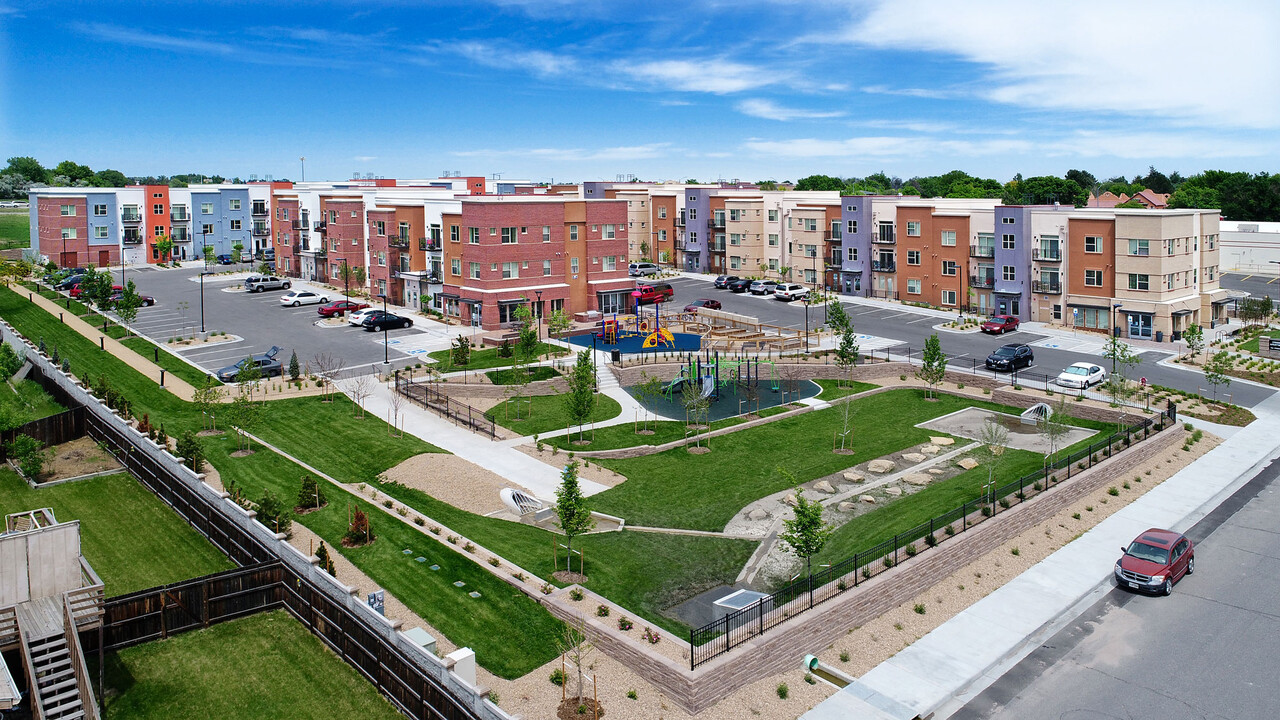 Crisman Apartments in Longmont, CO - Foto de edificio