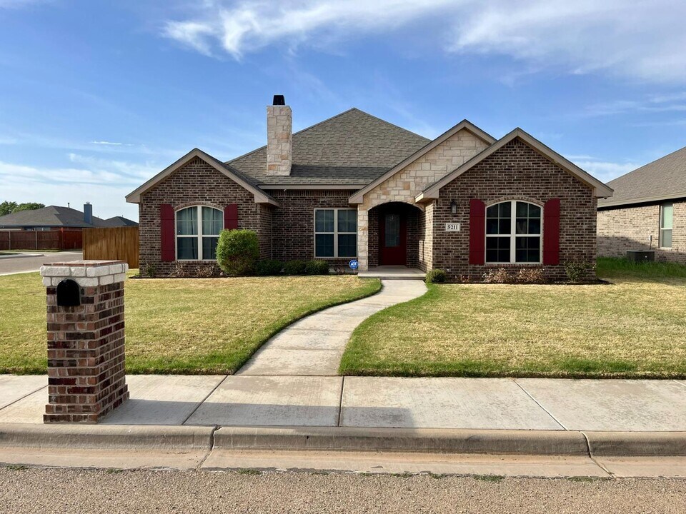 5211 Jarvis St in Lubbock, TX - Building Photo