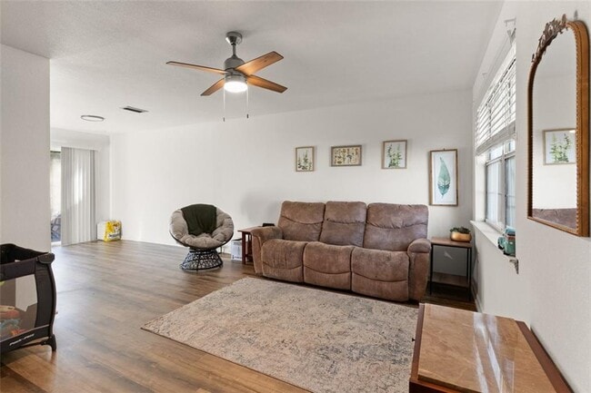 540 Chateau Cir in St. Marys, GA - Foto de edificio - Building Photo