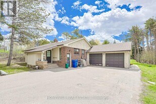 107 Ridge Rd in Aurora, ON - Building Photo