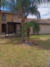 706 Continental Dr, Unit Apt 1 in Brownsville, TX - Foto de edificio - Building Photo