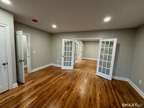 403 West St in Bristol, CT - Building Photo - Building Photo