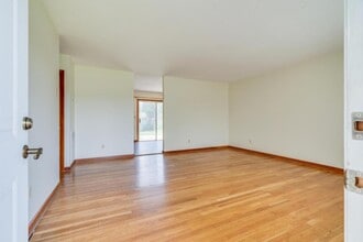 607 Race St in Elizabethton, TN - Building Photo - Building Photo