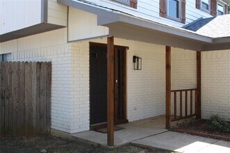 6205 Fernwood Dr in Arlington, TX - Building Photo - Building Photo